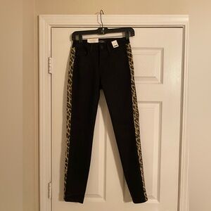 Judy Blue Juniors Girls. Mid Rise Boot Cut Black Pants Sides Animal Print.3/26.